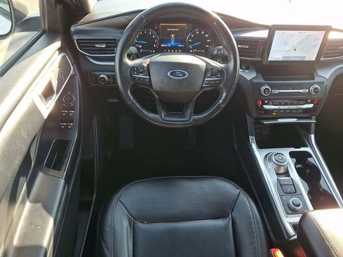 Used 2020 Ford Explorer XLT w/ Equipment Group 202A image 11