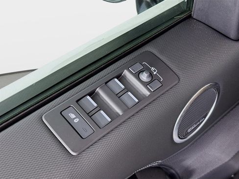 Used 2025 Land Rover Discovery Dynamic SE image 20