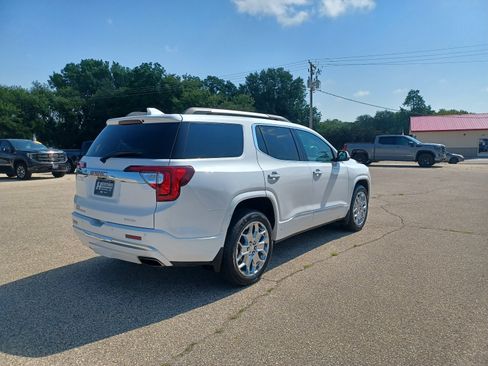 Used 2022 GMC Acadia AWD Denali w/ Denali Ultimate Package image 5