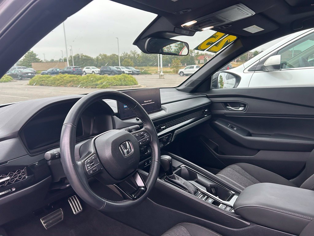 Used 2025 Honda Accord Sport image 7