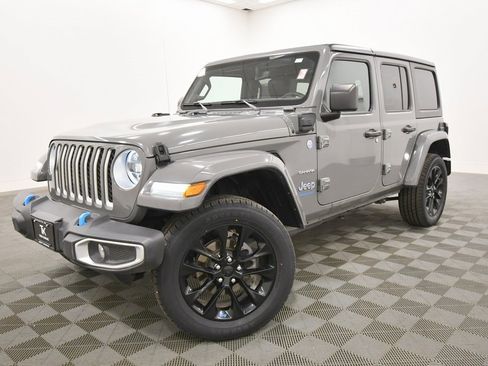 Used 2023 Jeep Wrangler Unlimited Sahara image 2