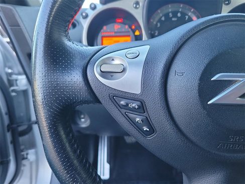 Used 2016 Nissan 370Z w/ Sport Package image 16