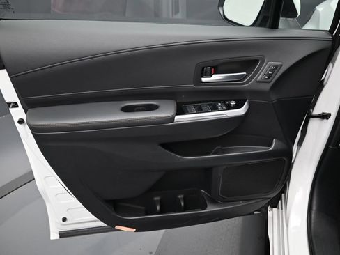 Certified 2026 Toyota Sienna Platinum AWD/4WD image 11
