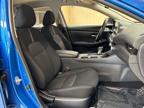 Used 2025 Nissan Sentra SV FWD image 34