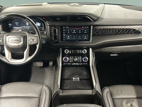 Used 2024 GMC Yukon Denali w/ Denali Reserve Package AWD/4WD image 16