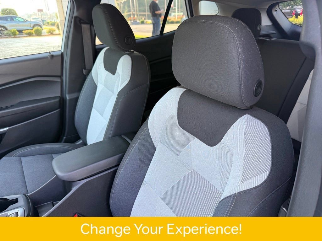 Used 2024 Chevrolet Trax LS w/ LS Convenience Package FWD image 14
