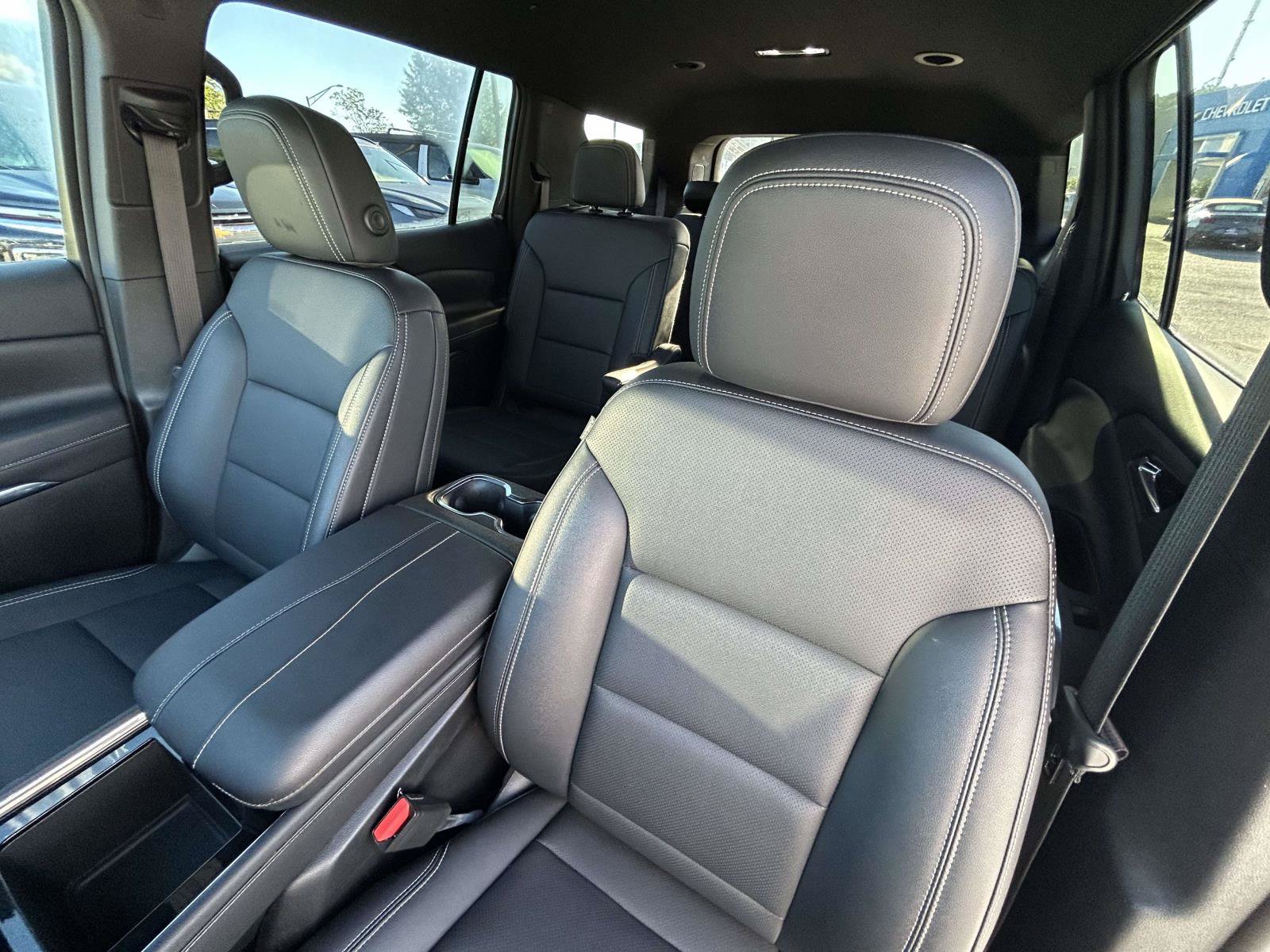 Used 2026 Chevrolet Traverse LT AWD/4WD image 19