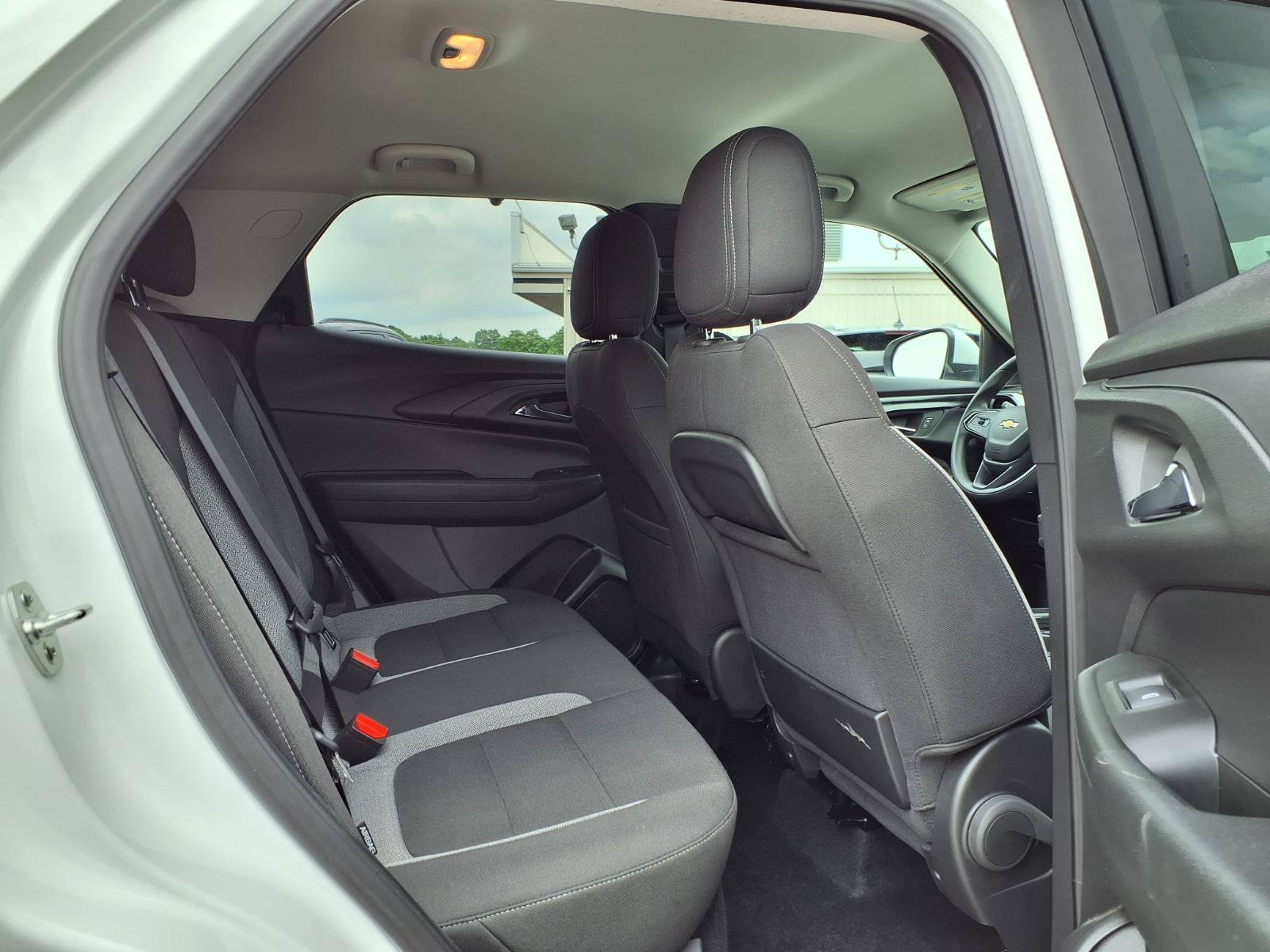 Used 2025 Chevrolet TrailBlazer LT w/ Driver Confidence Package FWD image 27