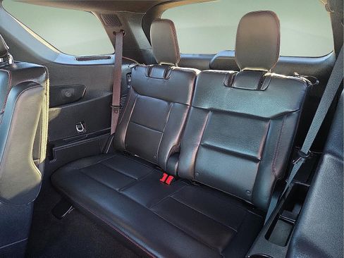 Used 2025 Ford Explorer ST image 10