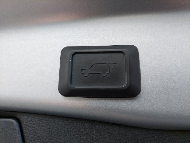 Used 2021 Toyota RAV4 SE w/ Weather & Moonroof Package AWD/4WD image 33