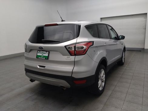Used 2017 Ford Escape SE image 9