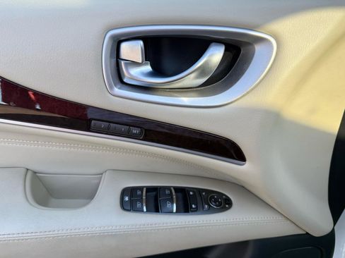 Used 2019 INFINITI QX60 Luxe w/ Sensory Package image 16