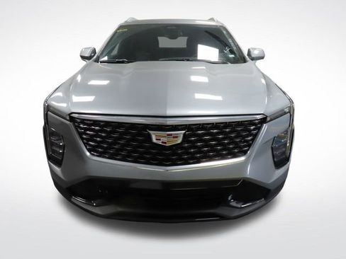 Certified 2025 Cadillac XT4 Premium Luxury image 9