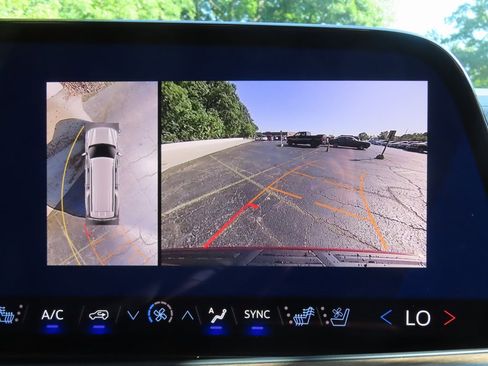 New 2026 Chevrolet Suburban High Country image 8