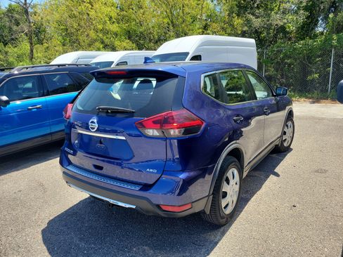 Used 2019 Nissan Rogue S image 3