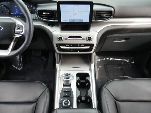 Used 2023 Ford Explorer XLT w/ Equipment Group 202A image 22
