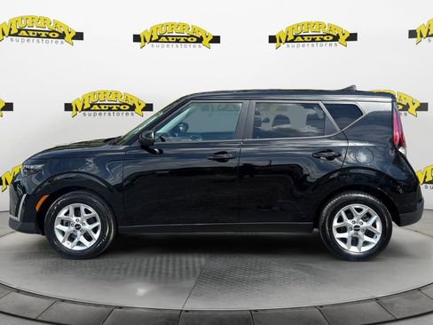 Used 2025 Kia Soul LX w/ LX Technology Package FWD image 2