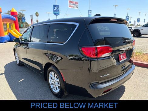 Used 2023 Chrysler Voyager LX FWD image 7