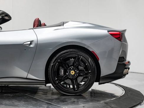 Used 2019 Ferrari Portofino image 10