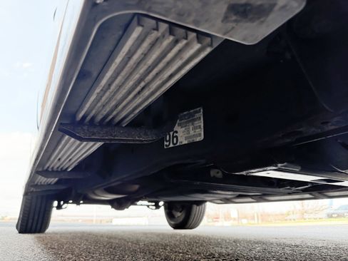 Used 2006 Chevrolet Suburban LS w/ Smart Select Package image 23