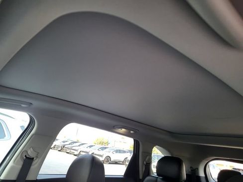 Certified 2023 Kia Sorento SX FWD image 12