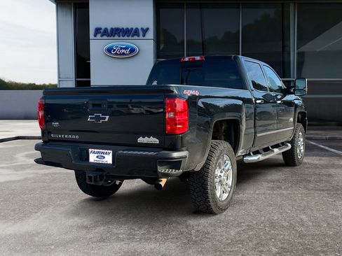 Used 2017 Chevrolet Silverado 2500 High Country image 6