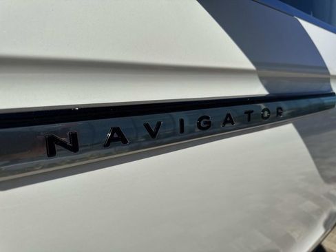 New 2026 Lincoln Navigator L Reserve AWD/4WD image 8