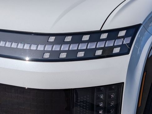 Used 2026 Hyundai Ioniq 9 Limited image 6