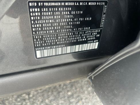 Certified 2025 Volkswagen Tiguan SE R-Line AWD/4WD image 35