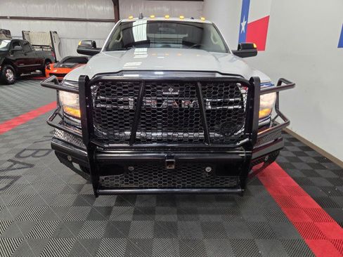 Used 2020 RAM 3500 Tradesman w/ Chrome Appearance Group AWD/4WD image 21