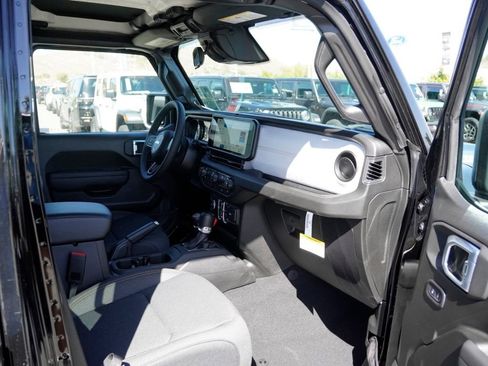 New 2026 Jeep Gladiator Sport AWD/4WD image 23