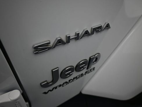 Used 2022 Jeep Wrangler Unlimited Sahara image 46