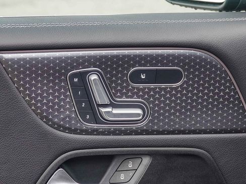 Certified 2025 Mercedes-Benz GLB 250 image 21