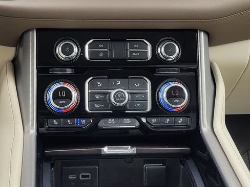 Used 2022 GMC Yukon Denali RWD image 18