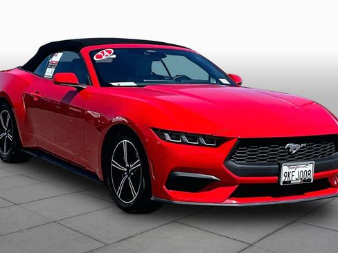 Used 2024 Ford Mustang Convertible RWD image 2