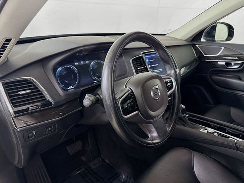 Used 2018 Volvo XC90 T5 Momentum w/ Momentum Plus Package AWD/4WD image 4
