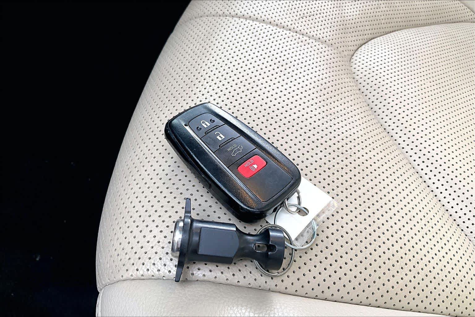 Used 2022 Toyota Highlander Limited AWD/4WD image 14