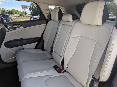 Certified 2023 Kia Sportage EX image 14