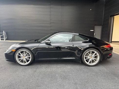 Certified 2018 Porsche 911 Carrera RWD image 2