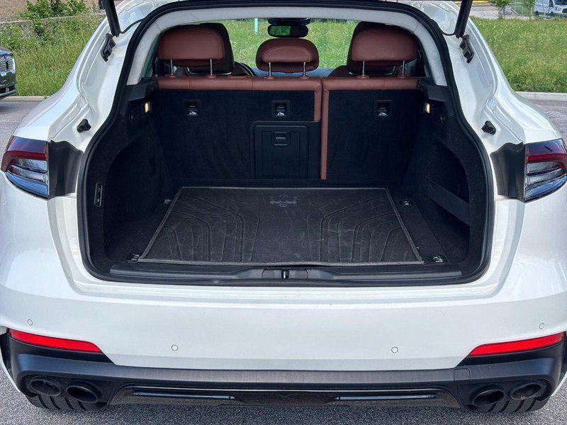 Used 2022 Maserati Levante Modena AWD/4WD image 9