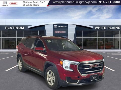Used 2024 GMC Terrain SLE w/ Driver Convenience Package image 1