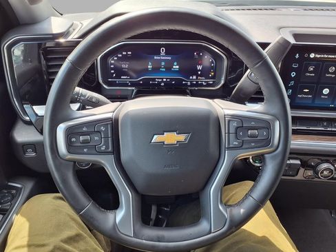 Used 2025 Chevrolet Silverado 2500 LT w/ Convenience Package AWD/4WD image 13