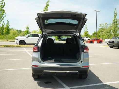 Used 2024 Chevrolet Equinox LT FWD image 17