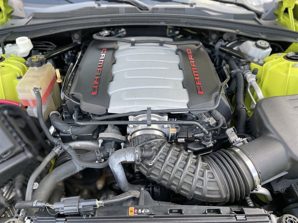 Used 2020 Chevrolet Camaro SS RWD image 3