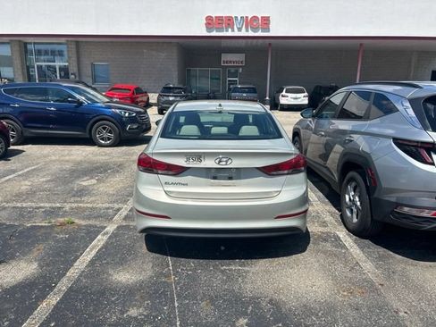 Used 2017 Hyundai Elantra Value Edition w/ Cargo Package FWD image 4