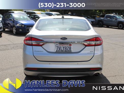 Used 2017 Ford Fusion SE w/ Fusion SE Technology Package FWD image 8