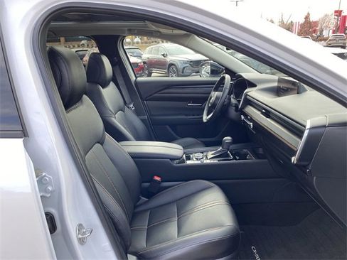 Certified 2025 MAZDA CX-50 2.5 Hybrid w/ Premium Plus Pkg image 29