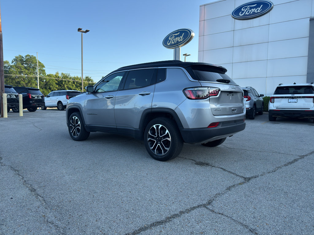 Used 2024 Jeep Compass Limited AWD/4WD image 3