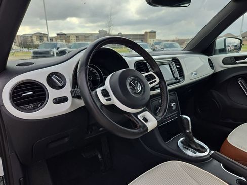 Used 2017 Volkswagen Beetle 1.8T Classic image 2