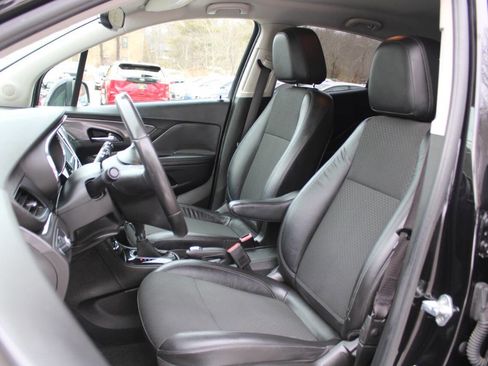 Used 2017 Buick Encore Preferred image 24